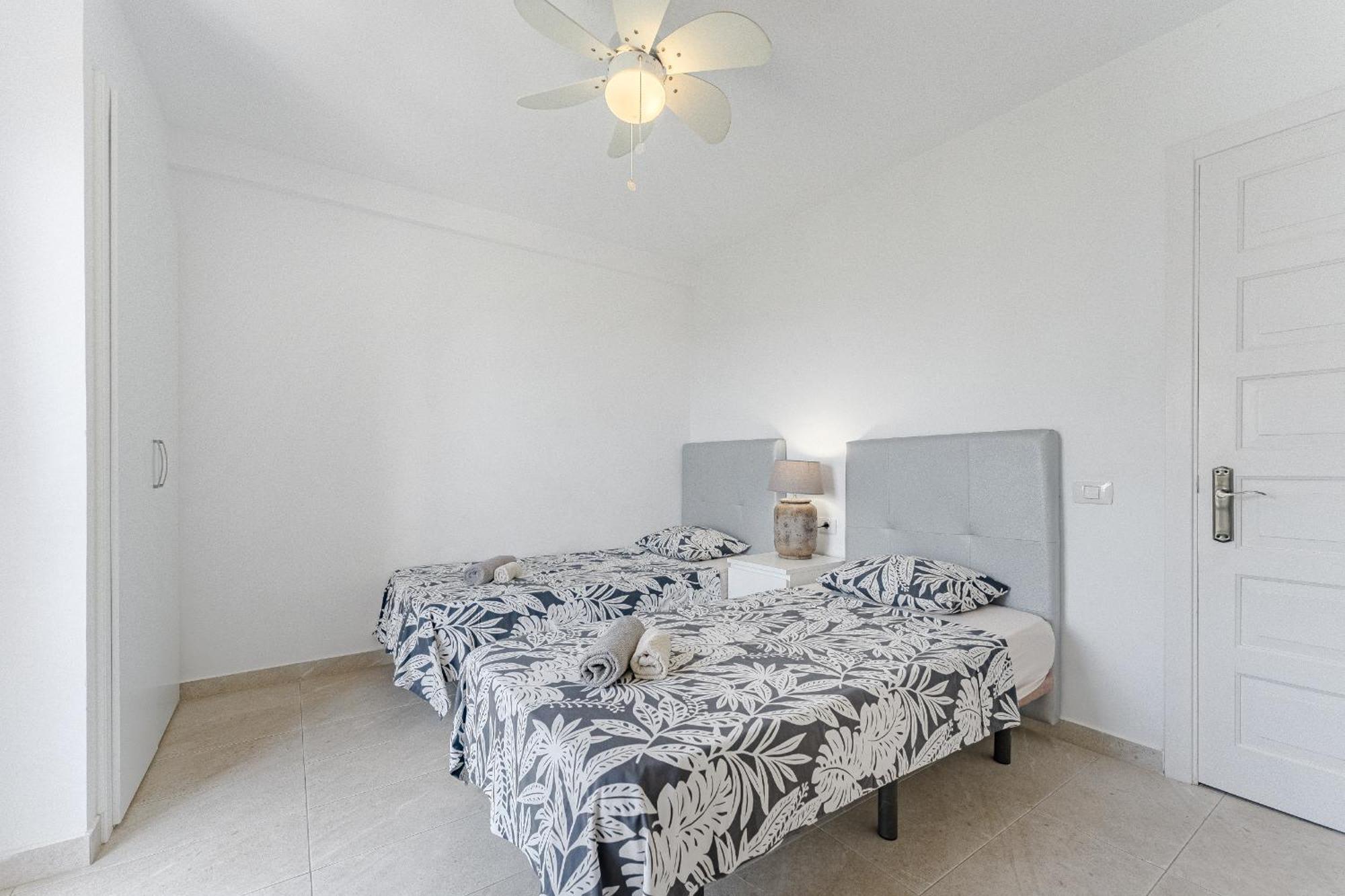 Duplex In Complex Andorra Apartment Arona  Bagian luar foto